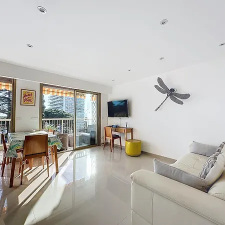 - Avec Vue Apartment *