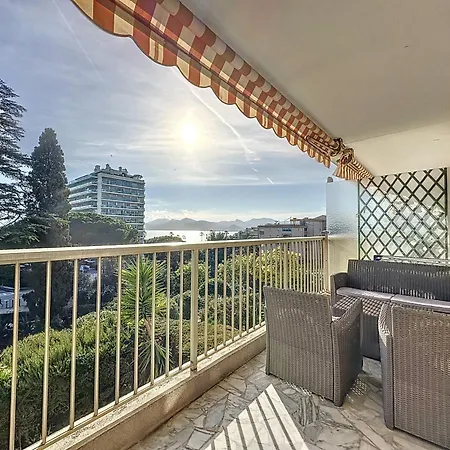 Apartment - Avec Vue *